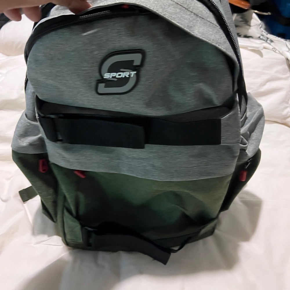 Sporto Men's Backpack in Gray and Green